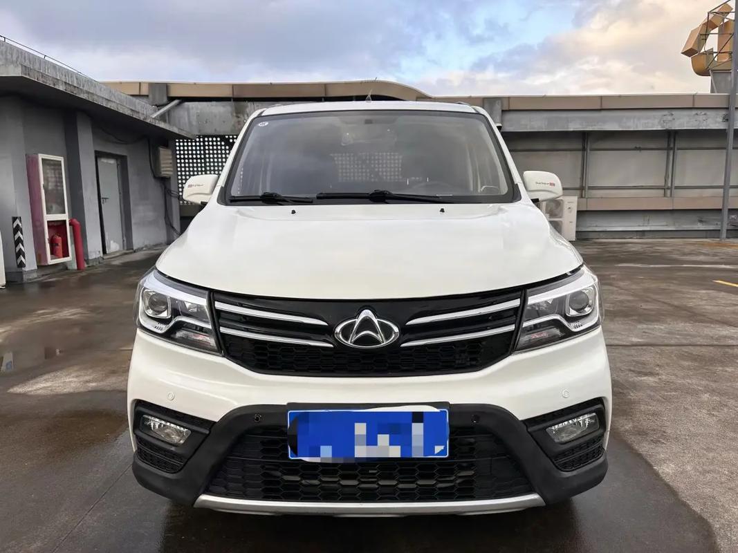 长安汽车欧诺s(长安汽车欧诺s报价7座)