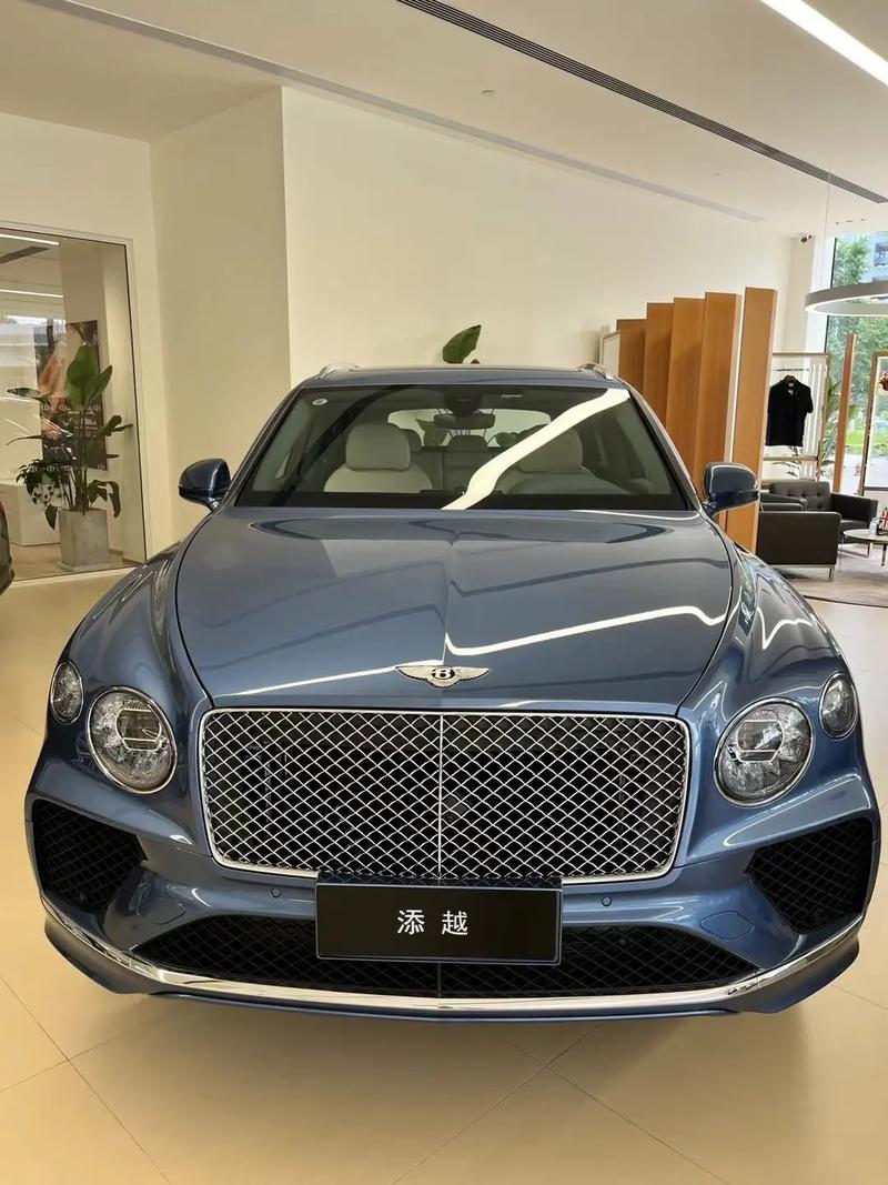 宾利轿跑车型,宾利轿跑多少钱一台