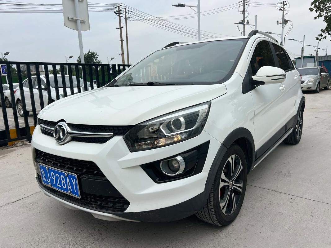 绅宝x35怎么样(绅宝x25新车落地价格)