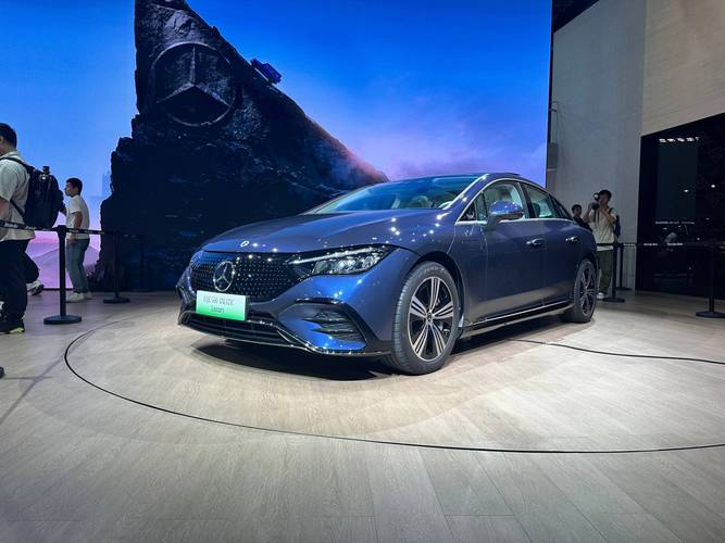 奔驰最新款电动汽车(奔驰纯电动最新款)