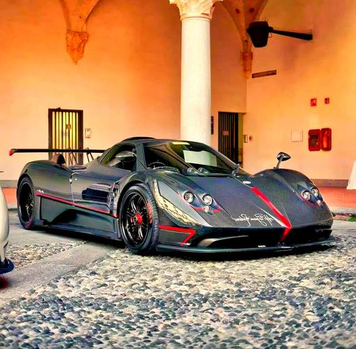 帕加尼最便宜多少钱一辆 帕加尼最便宜的一款