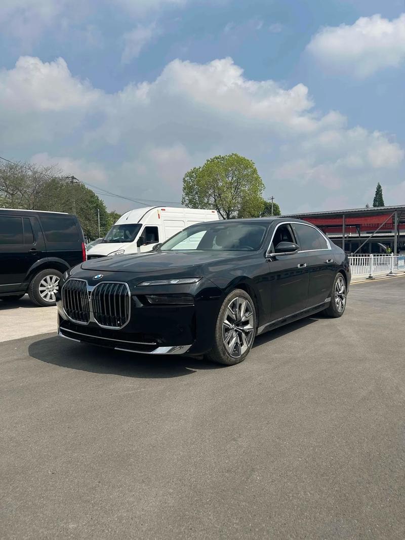 2023款宝马740预估价,宝马7系2023效果图